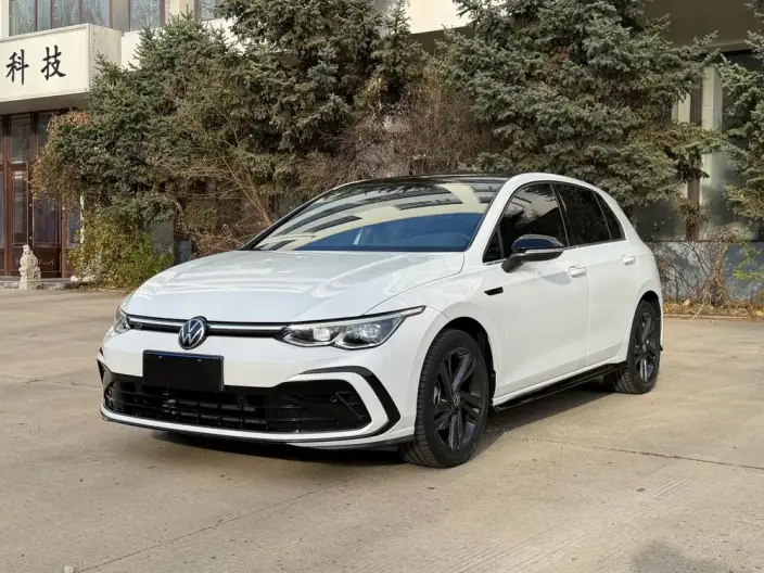 Volkswagen Golf 2023 Model 280TSI DSG R-Line Lite – фото 1