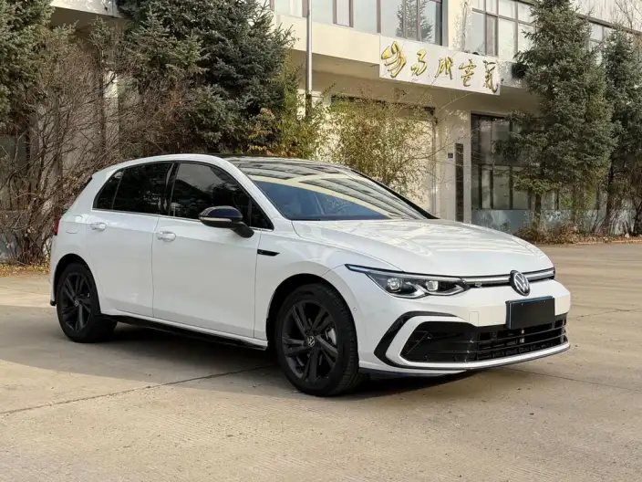 Volkswagen Golf 2023 Model 280TSI DSG R-Line Lite – фото 3