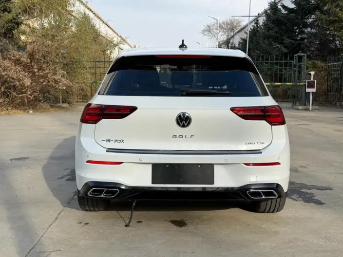 Volkswagen Golf 2023 Model 280TSI DSG R-Line Lite – фото 6