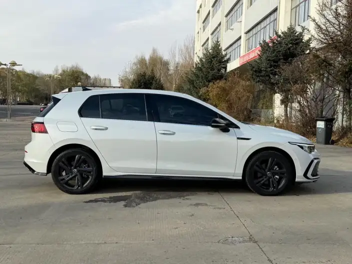 Volkswagen Golf 2023 Model 280TSI DSG R-Line Lite – фото 8