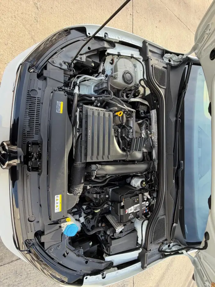 Volkswagen Golf 2023 Model 280TSI DSG R-Line Lite – фото 9