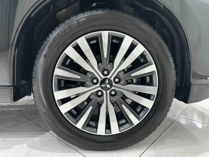 Mitsubishi Outlander 2021 Model Facelift 2.0L 2WD Smooth Ride Edition 5 seat – фото 7