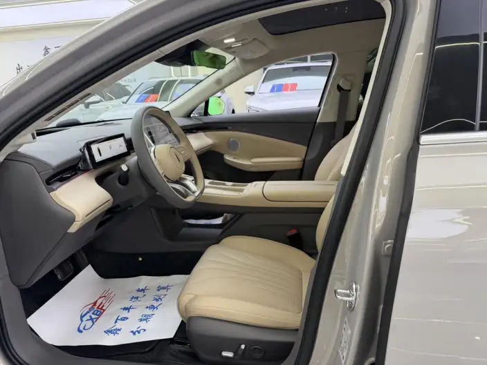 Hongqi H7 PHEV 2026 Model 210 4WD Smart Hybrid Edition – фото 10