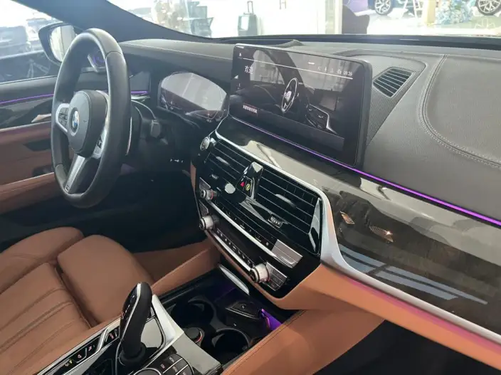 BMW 6 Series GT 2022 Model 630i M Sports Set – фото 9