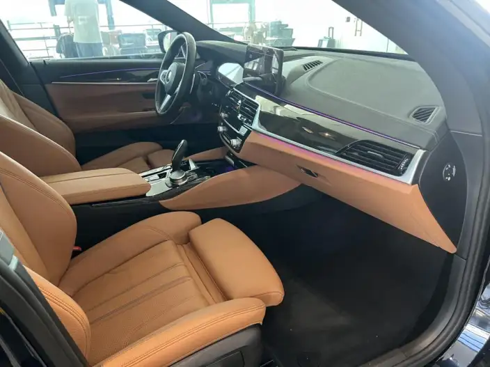 BMW 6 Series GT 2022 Model 630i M Sports Set – фото 10