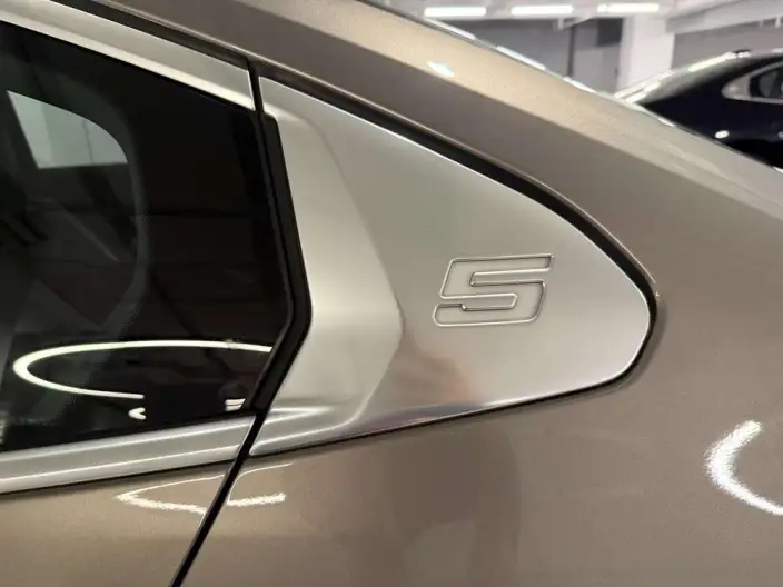 BMW i5 2024 Model eDrive35L Luxury Set – фото 8