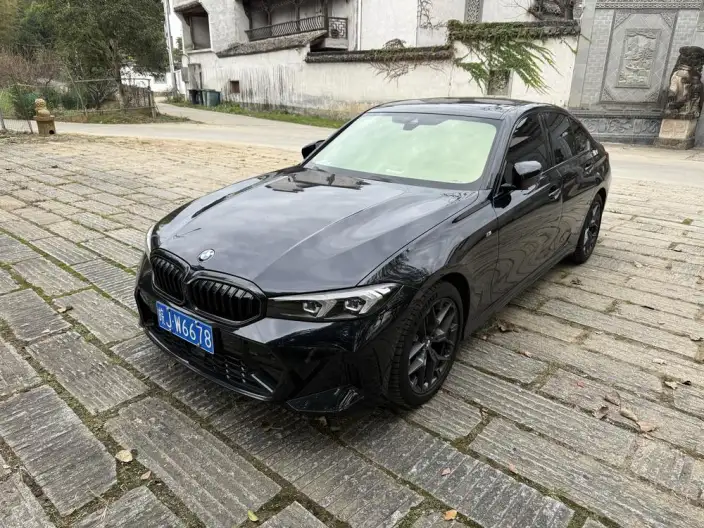 BMW 3 Series 2025 Model 330i M Sports Night Set – фото 1