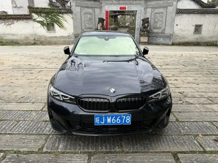 BMW 3 Series 2025 Model 330i M Sports Night Set – фото 2