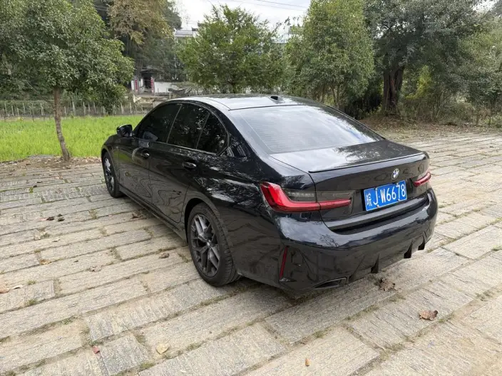 BMW 3 Series 2025 Model 330i M Sports Night Set – фото 3