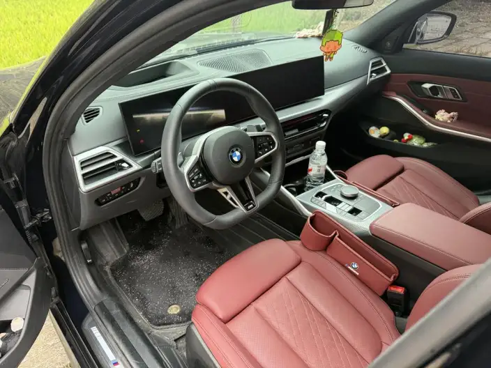 BMW 3 Series 2025 Model 330i M Sports Night Set – фото 6