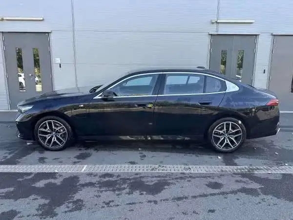 BMW i5 2025 Model eDrive35L M Sports Set – фото 3