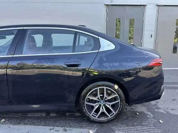 BMW i5 2025 Model eDrive35L M Sports Set – фото 8