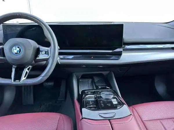 BMW i5 2025 Model eDrive35L M Sports Set – фото 9