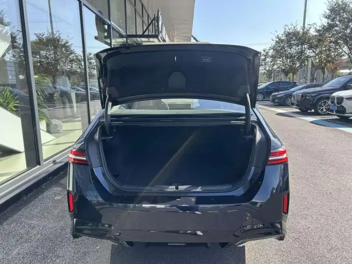 BMW i5 2025 Model eDrive40L M Sports Set – фото 6