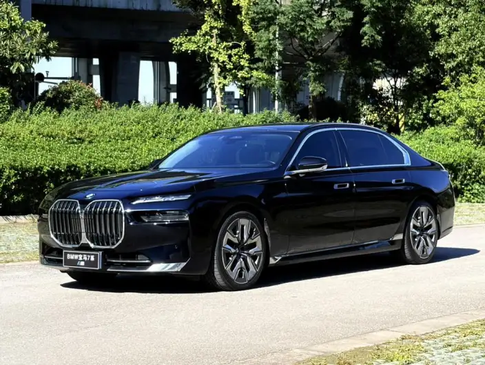 BMW 7 Series 2023 Model 740Li Leading Model Luxury Set – фото 1
