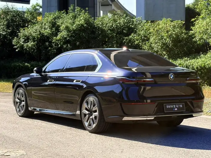 BMW 7 Series 2023 Model 740Li Leading Model Luxury Set – фото 4