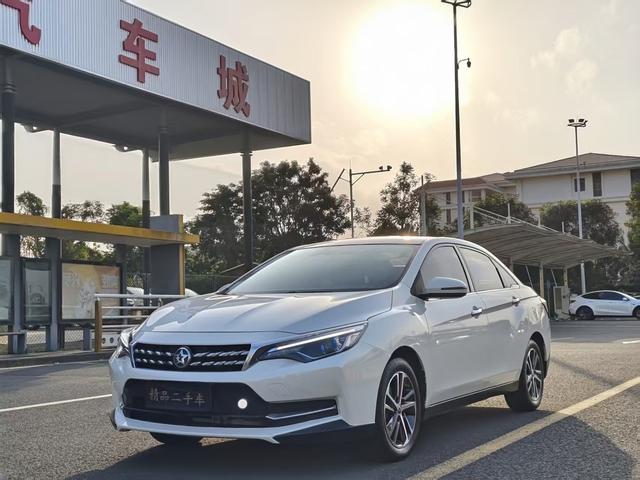 Venucia D60 Модель 2019 года 1.6L XL CVT Smart Connect Elite Edition ISS – фото 1