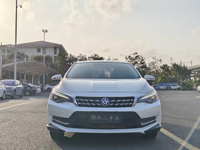 Venucia D60 Модель 2019 года 1.6L XL CVT Smart Connect Elite Edition ISS – фото 2
