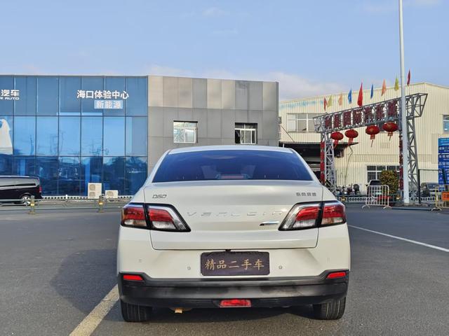 Venucia D60 Модель 2019 года 1.6L XL CVT Smart Connect Elite Edition ISS – фото 8