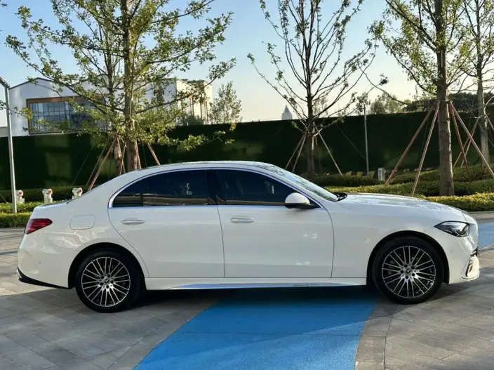 Mercedes-Benz C-Class 2026 Model C 260 L Sports sedan – фото 8