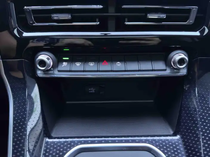 Haval M6 2023 Model PLUS 1.5T DCT Luxury Smart Connect Model – фото 10