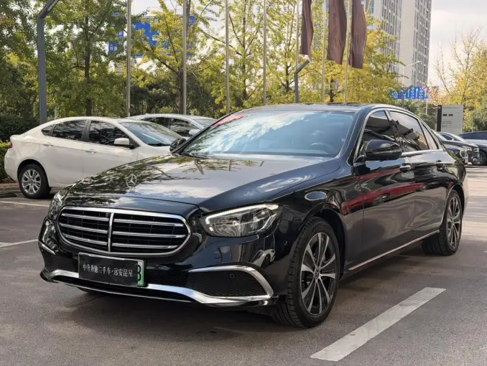 Mercedes-Benz E-Class PHEV 2022 Model E 350 e L sedan – фото 9