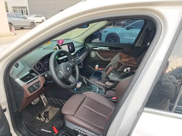 BMW X1 2022 Model sDrive25Li Leading Model – фото 10