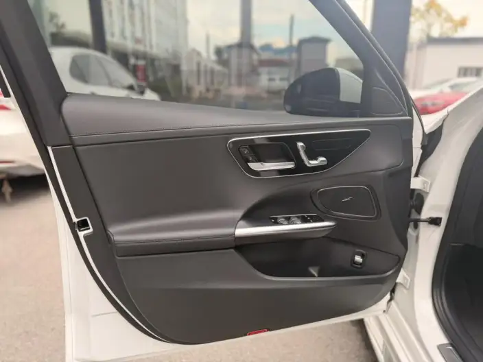 Mercedes-Benz C-Class 2024 Model C 260 L Sports Edition – фото 9
