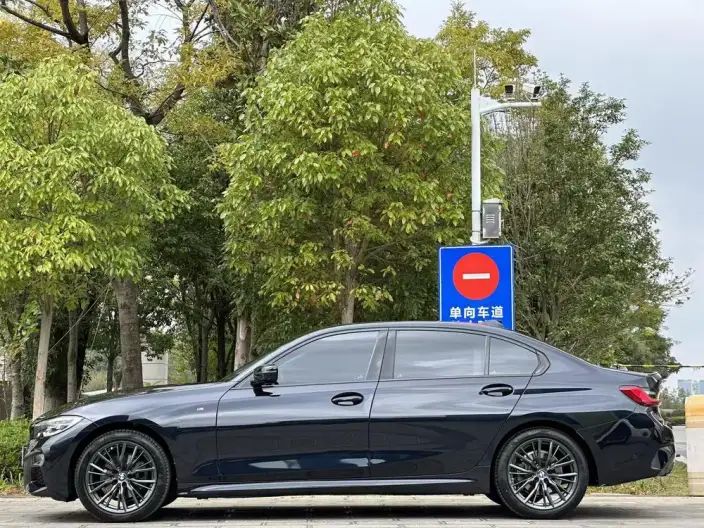 BMW 3 Series 2022 Model 325Li M Sports Night Set