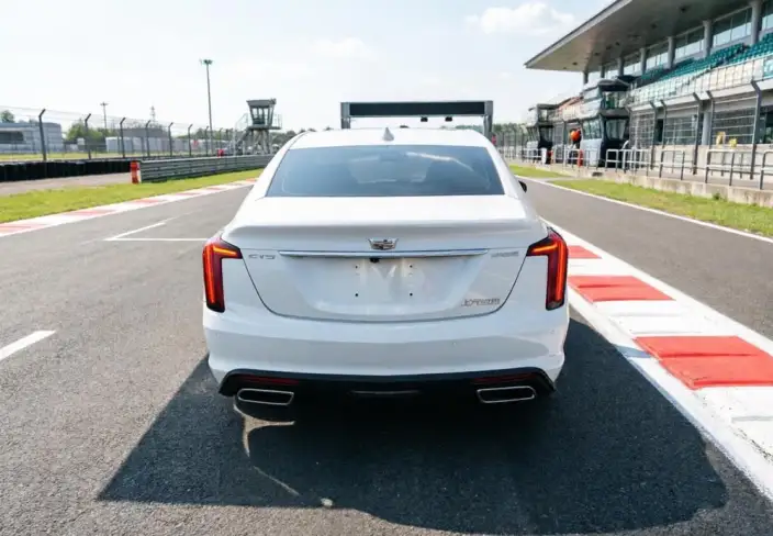 Cadillac CT5 2022 Model 28T Luxury Model – фото 5