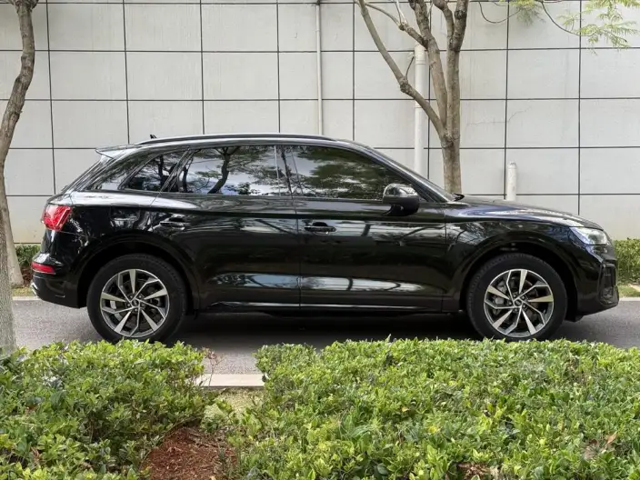 Audi Q5L 2023 Model 40T Luxury Dynamic Model – фото 7