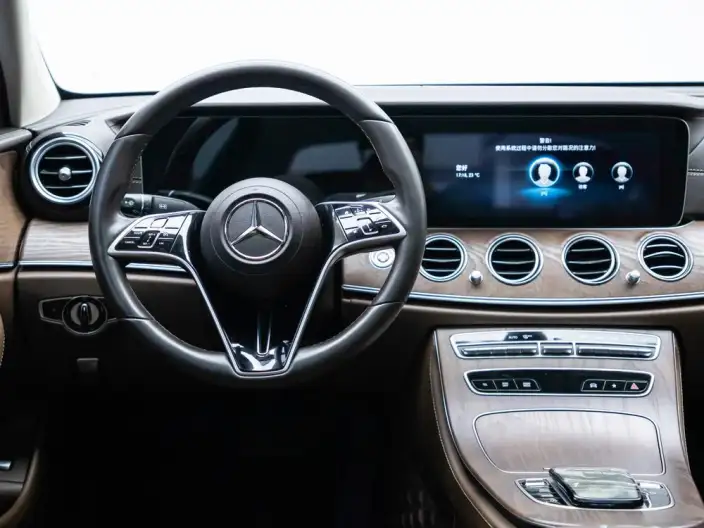 Mercedes-Benz E-Class 2022 Model E 260 L sedan – фото 9