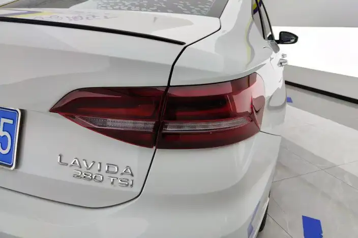 Volkswagen Lavida 2023 Model 280TSI DSG Starry Sky Manyi Edition – фото 5