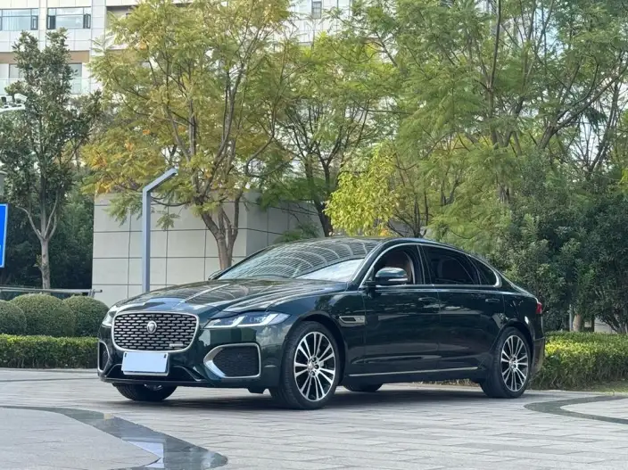 Jaguar XFL 2024 Model 2.0T P250 2WD Exclusive Deluxe Edition