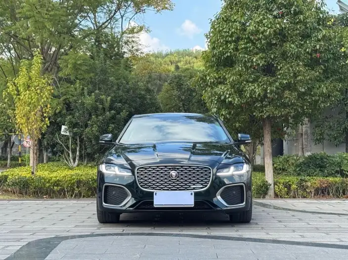Jaguar XFL 2024 Model 2.0T P250 2WD Exclusive Deluxe Edition