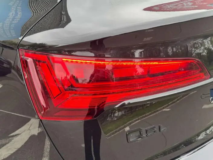 Audi Q5L Sportback 2025 Model quattro 45th Anniversary Collector Edition Edition 45 TFSI Luxury Model – фото 8