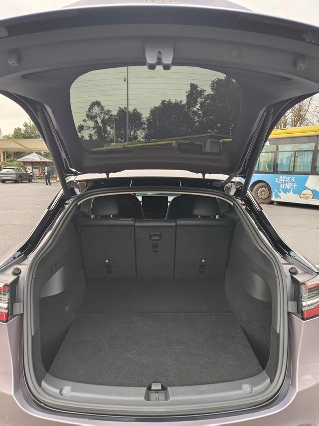 Tesla Model Y 2022 Facelift RWD – фото 10