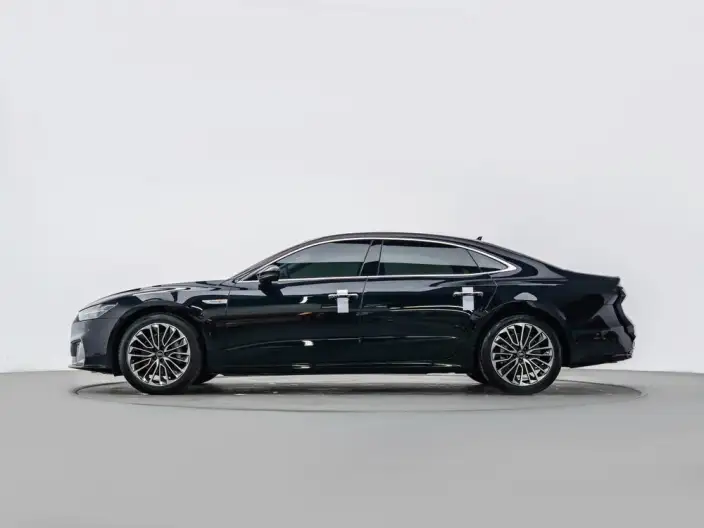 Audi A7 L 2024 Model 45 TFSI Luxury Model – фото 4
