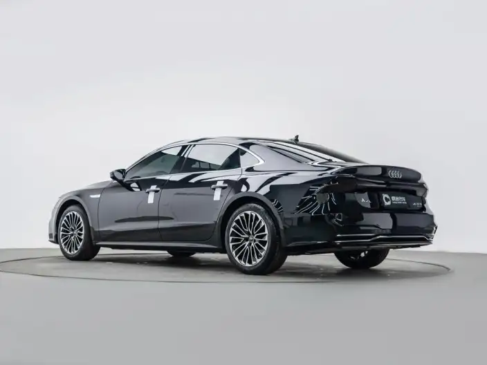 Audi A7 L 2024 Model 45 TFSI Luxury Model – фото 5