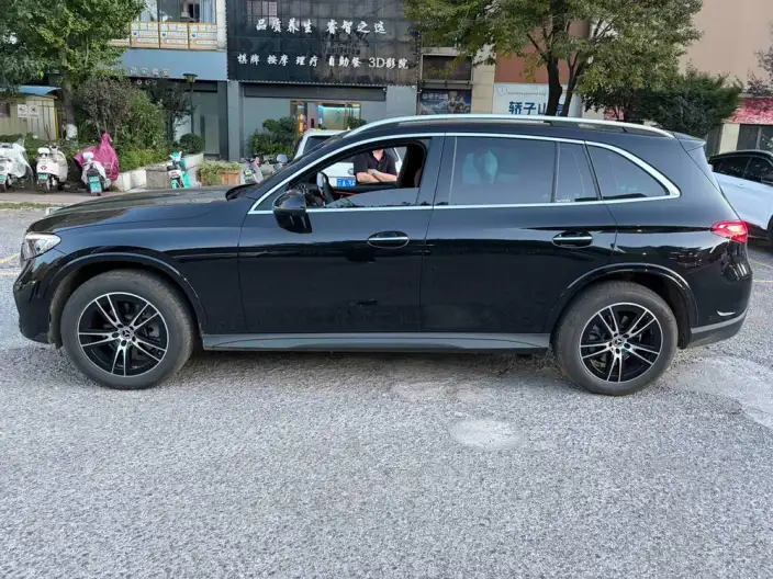 Mercedes-Benz GLC 2025 Model GLC 260 L 4MATIC Luxury Model 5 seat