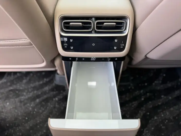 Li Auto i6 2025 Model 2WD Standard Edition – фото 7