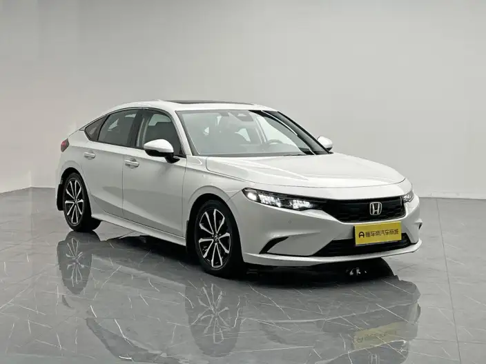 Model Ge 2023 Model HATCHBACK 240TURBO CVT Trendy Edition
