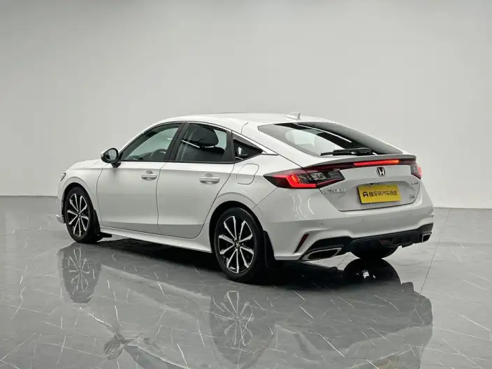 Model Ge 2023 Model HATCHBACK 240TURBO CVT Trendy Edition – фото 5