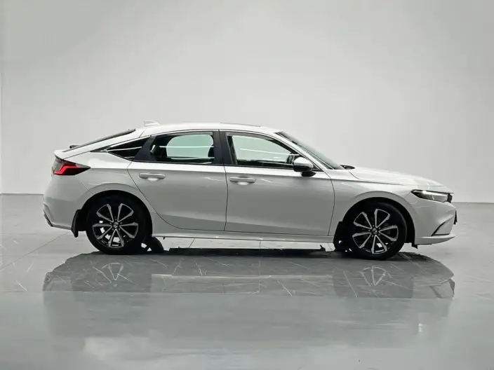 Model Ge 2023 Model HATCHBACK 240TURBO CVT Trendy Edition – фото 8