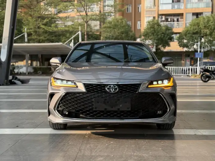 Toyota Avalon 2023 Model 2.5L Automatic Deluxe Edition – фото 2