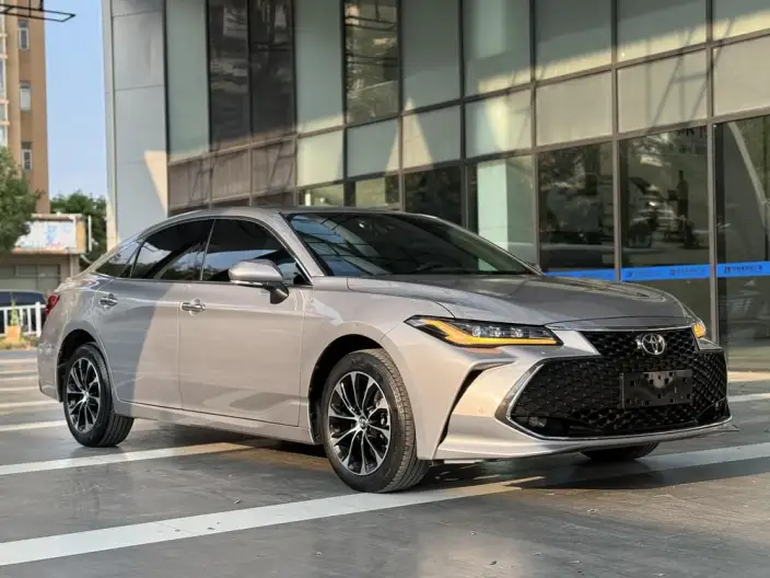 Toyota Avalon 2023 Model 2.5L Automatic Deluxe Edition – фото 3
