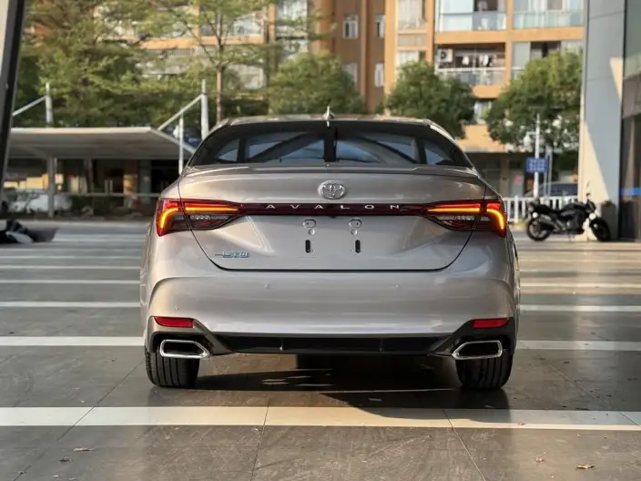 Toyota Avalon 2023 Model 2.5L Automatic Deluxe Edition – фото 5