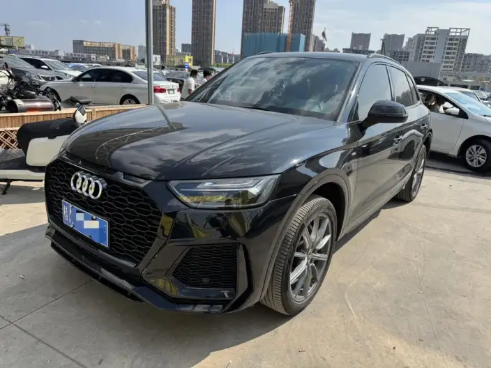 Audi Q5L 2023 Model 40T Luxury Dynamic Model – фото 1