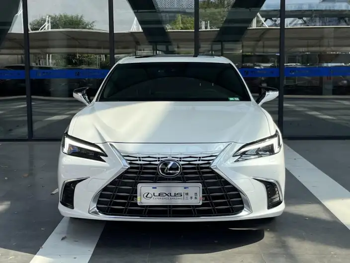 Lexus ES 2025 Model 200 Premium