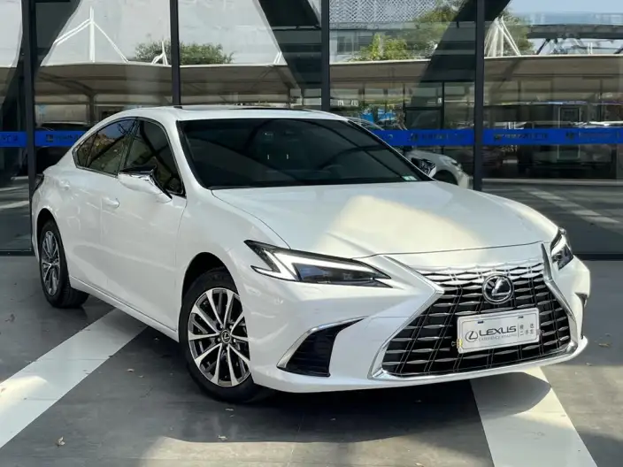 Lexus ES 2025 Model 200 Premium